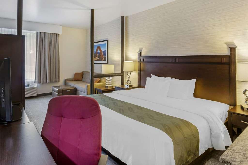Quality Suites Moab Near Arches National Park Стая снимка